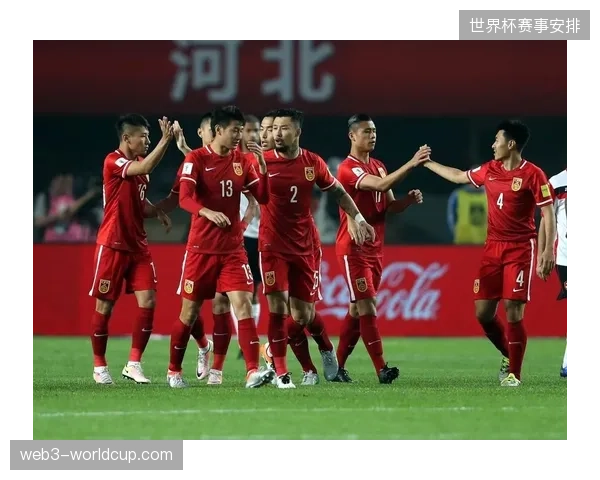 板仓滉的精准长传是日本队从后场发起快速反击的第一战术选择