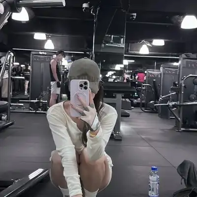 董彤